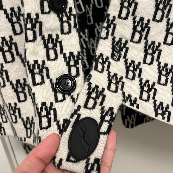 We11done logo-knit button-up
Cardigan - Picture 4 of 5